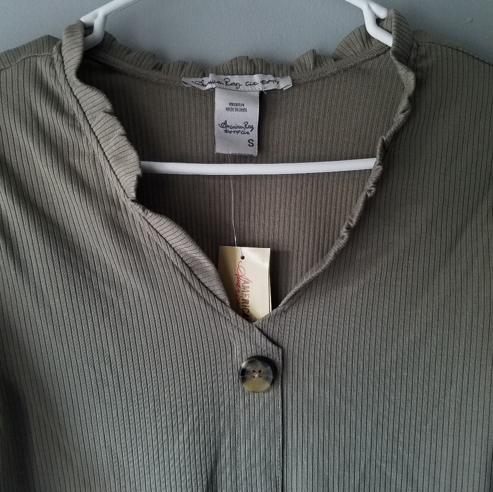 Bundle of 4 NWT Juniors Size Small Shirt - Picture 11 of 12
